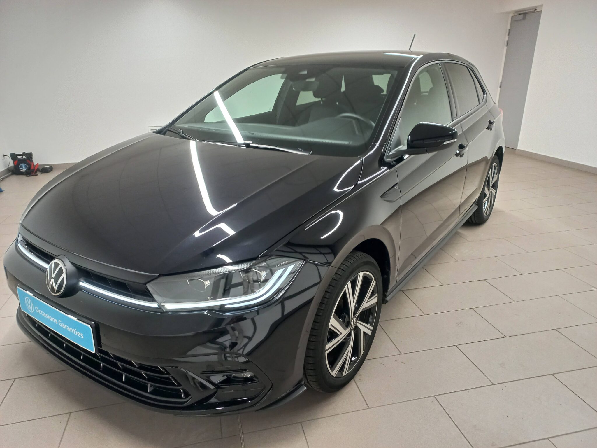 965564_volkswagen_polo-10-tsi-95-ss-dsg7_r-line_0.jpg