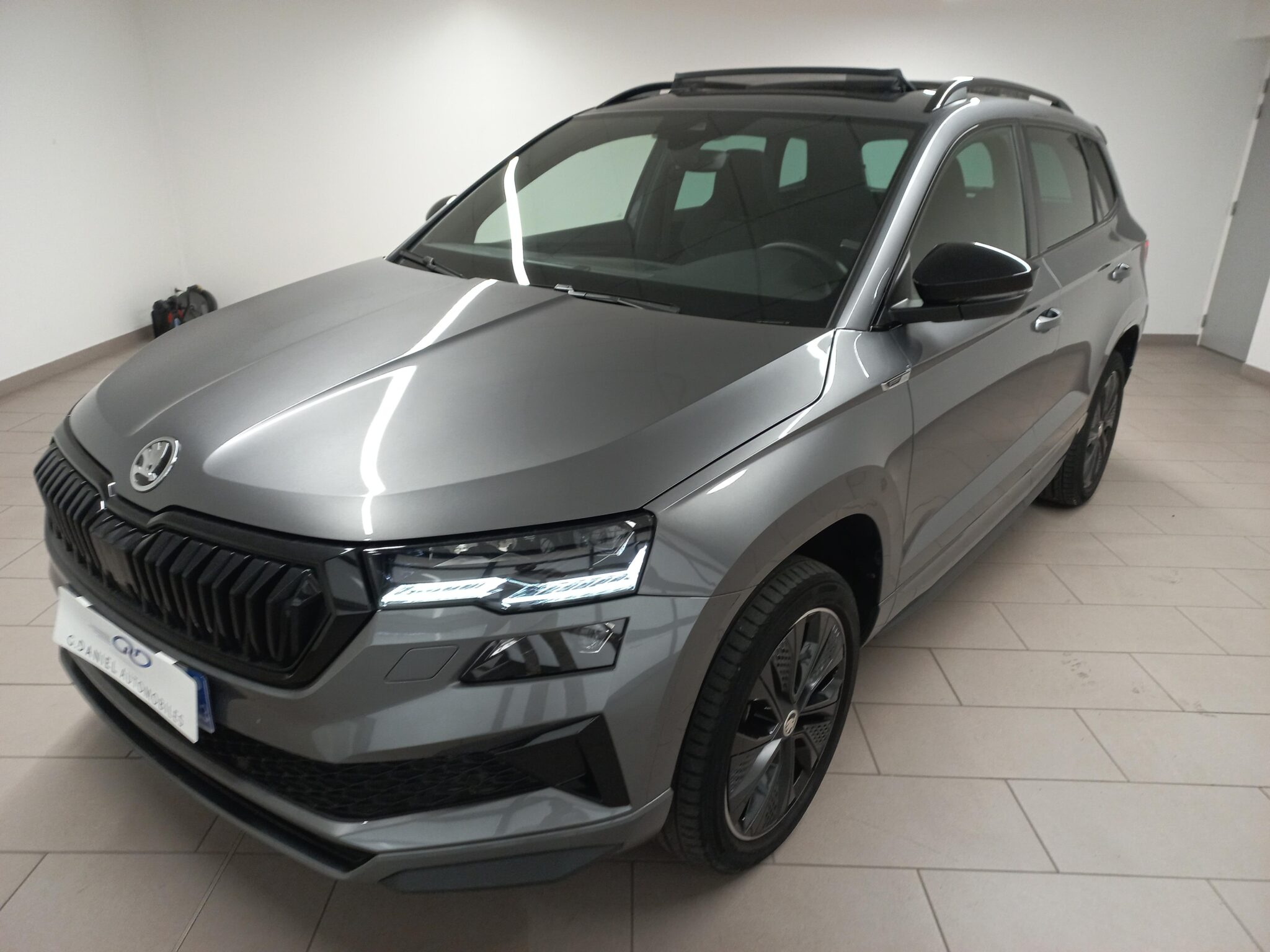 1362540_SKODA_KAROQ_34_AVANT_GAUCHE.jpg